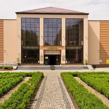 Pokoje Goscinne W Centrum Kultury Wsi Polskiej Wierzchoslawice Exterior photo